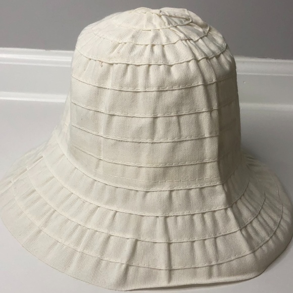 Grevi Cream Striped Cotton Blend Bucket Hat main image 7